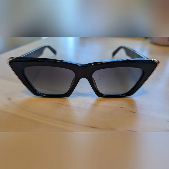 Louis Vuitton Black and Gold Sunglasses - Picture 2 of 7